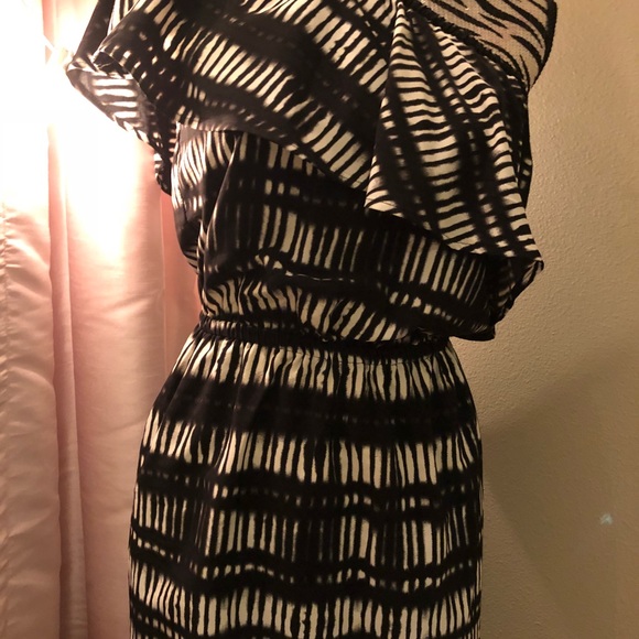 Express One Shoulder Dress - Picture 2 of 2